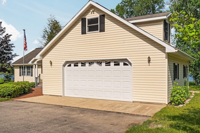 533 S Lake Shore Dr, Lake Leelanau, MI 49653