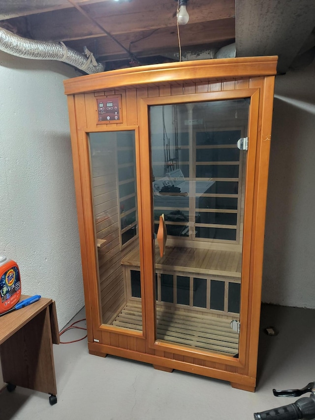 24654 Spring Ln, Harrison Township, MI 48045 - view of sauna / steam room