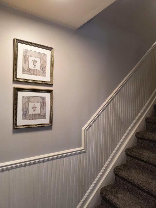 24654 Spring Ln, Harrison Township, MI 48045 - view of stairs
