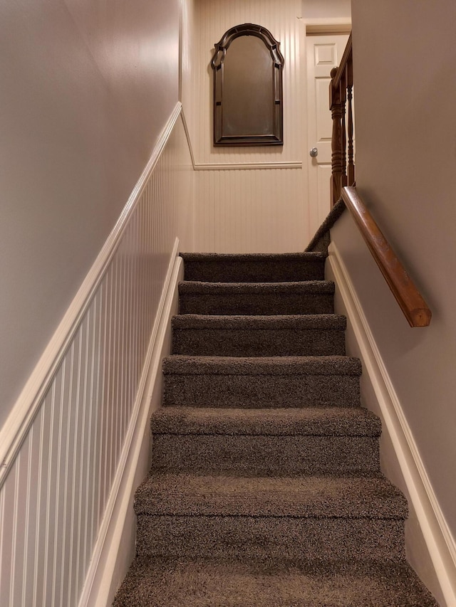 24654 Spring Ln, Harrison Township, MI 48045 - stairs with a decorative wall
