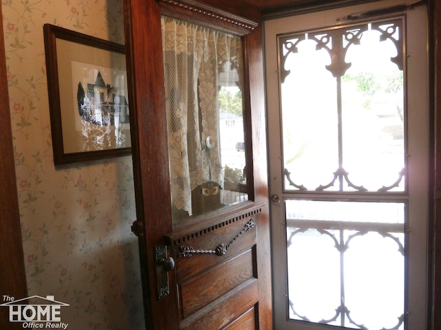 203 E King St, Owosso, MI 48867 - photo 2