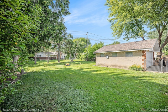 35221 Weideman St, Clinton Township, MI 48035 - view of yard
