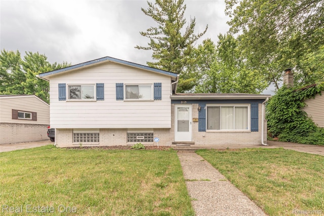 31121 Avondale St, Westland, MI 48186 - split level home with a front lawn and entry steps