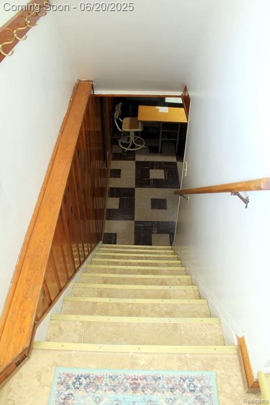 9396 Allen Rd, Allen Park, MI 48101 - view of stairway