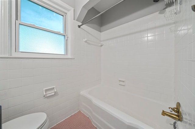 5615 Carlburt St, West Bloomfield, MI 48322 - full bath with tile walls, tub / shower combination, and tile patterned floors