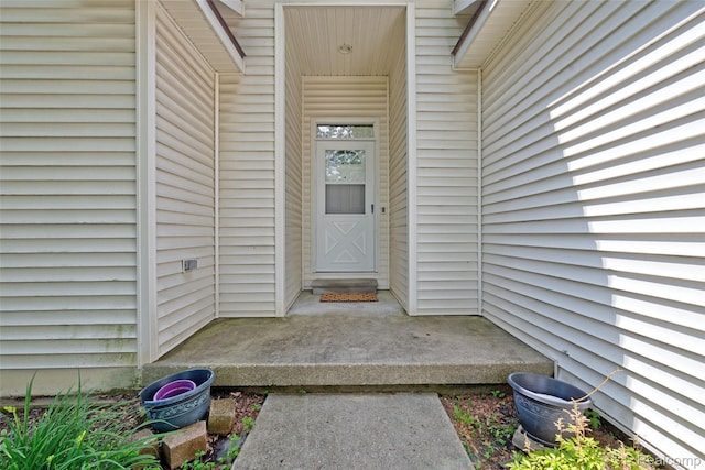 333 Sherman Ct, Ortonville, MI 48462 - view of exterior entry