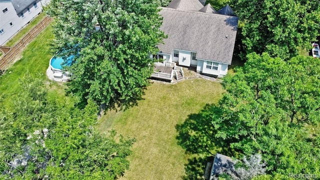 333 Sherman Ct, Ortonville, MI 48462 - aerial view of property and surrounding area featuring a pool