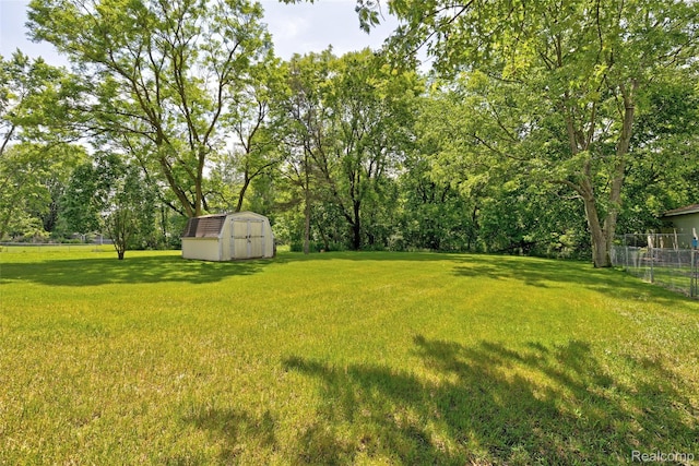 333 Sherman Ct, Ortonville, MI 48462 - view of yard featuring a shed