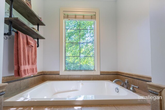 3440 Monterey Hills Dr NE, Grand Rapids, MI 49525 - full bathroom with a bath