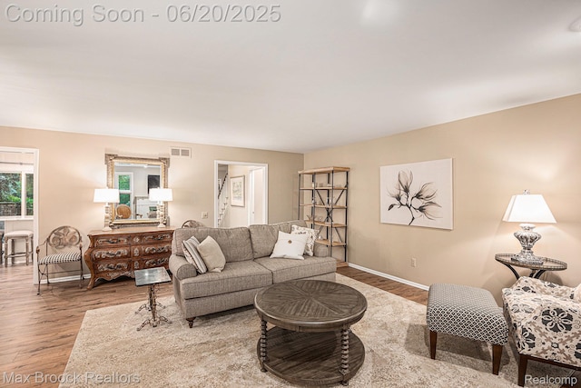 1337 Knollcrest Cir, Bloomfield Hills, MI 48304 - living room with wood finished floors and baseboards