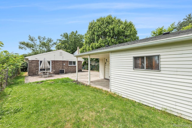 27336 Alger Blvd, Bloomfield Hills, MI 48071 - back of property featuring a patio area