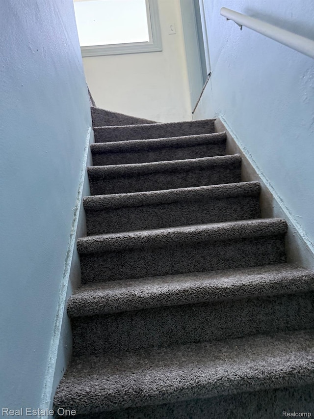 6365 Longacre St, Detroit, MI 48228 - view of stairway