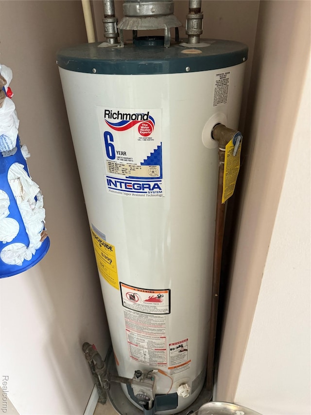 35717 Columbia Ave, Westland, MI 48186 - utilities with water heater