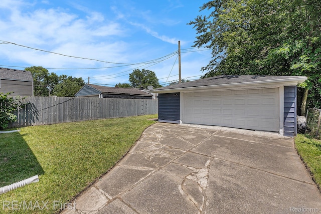 23736 Mac Arthur Blvd, Warren, MI 48089 - view of detached garage