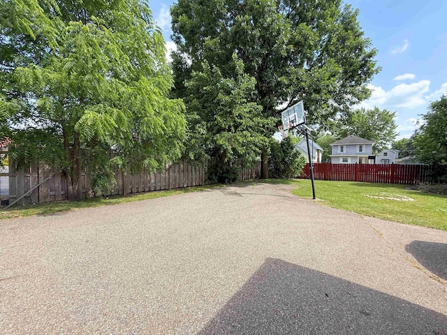 512 E Main St, Owosso, MI 48867 - view of patio / terrace