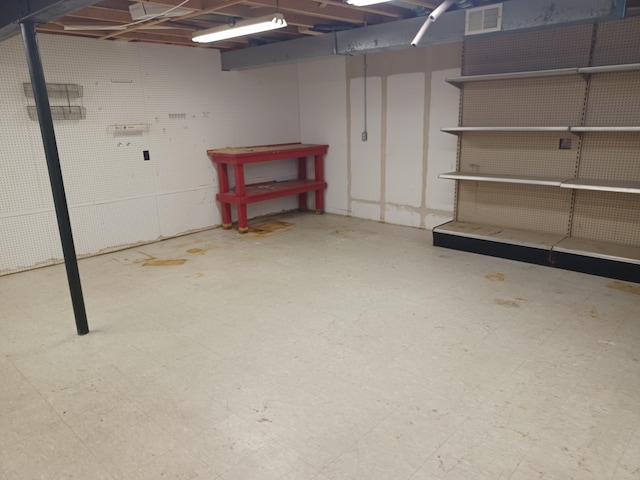 46817 Barbara Dr, Macomb, MI 48044 - view of garage