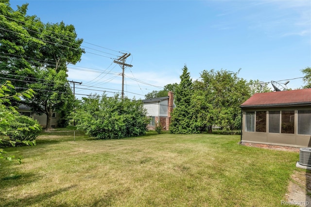 16952 Mount Vernon St, Wixom, MI 48075 - view of grassy yard