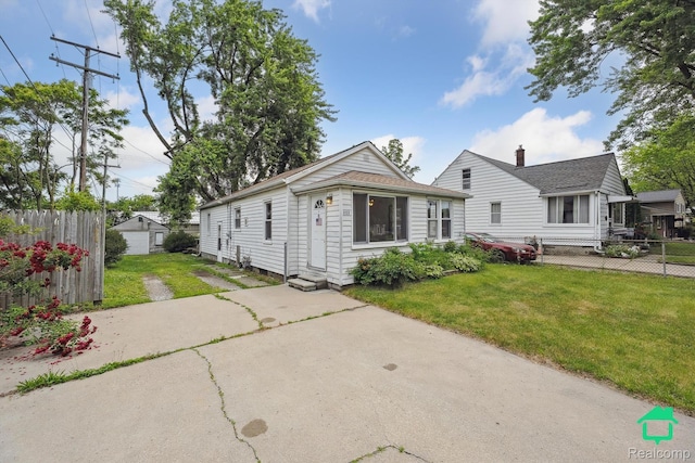 823 Hawthorne Ave, Ypsilanti, MI 48198 - view of front of home featuring entry steps
