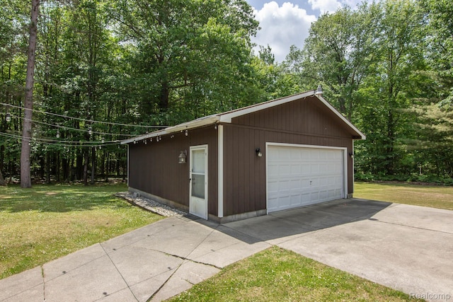 202 Redwine Dr, Houghton Lake, MI 48629 - view of detached garage