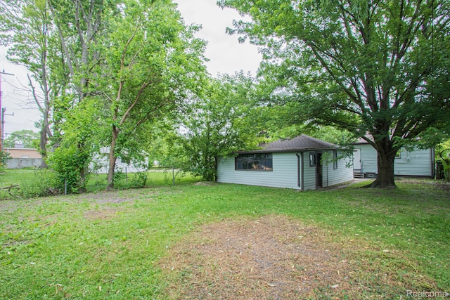 24917 Dale Ave, Eastpointe, MI 48021 - view of grassy yard