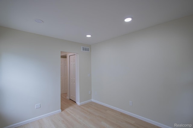 24917 Dale Ave, Eastpointe, MI 48021 - unfurnished room with light wood-style flooring and recessed lighting