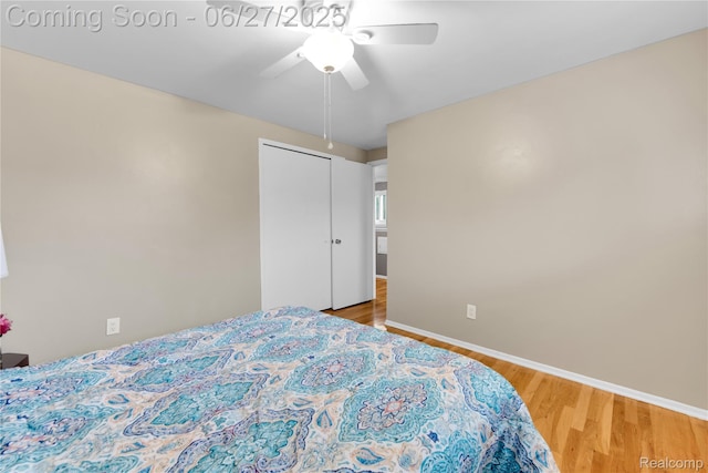 8798 Lozen Dr, Sterling Heights, MI 48313 - bedroom with wood finished floors and a ceiling fan