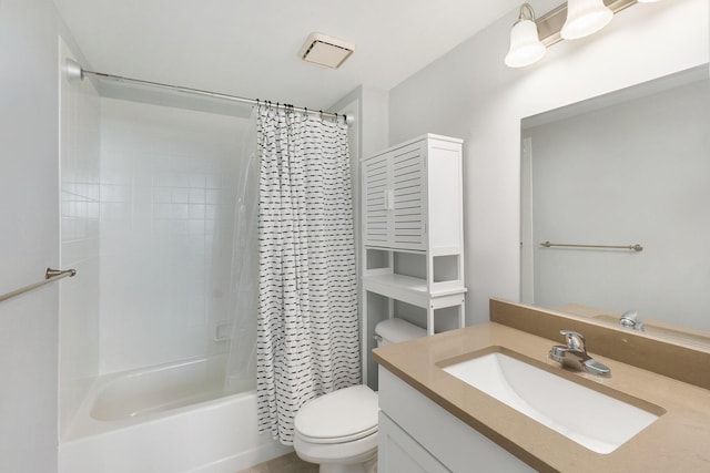 3320 Spinnaker Ln Unit 16D, Detroit, MI 48207 - bathroom featuring shower / tub combo with curtain and vanity