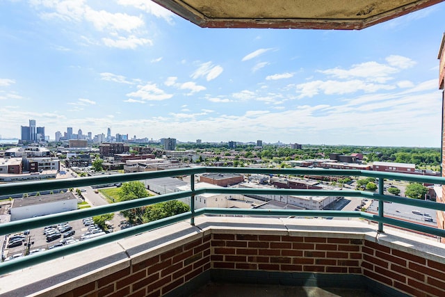 3320 Spinnaker Ln Unit 16D, Detroit, MI 48207 - balcony featuring a skyline view