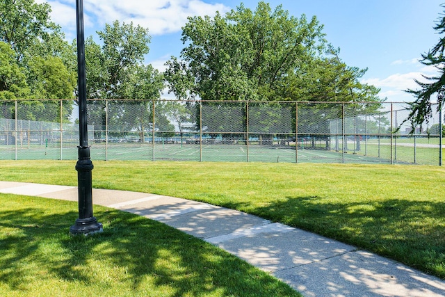 3320 Spinnaker Ln Unit 16D, Detroit, MI 48207 - view of tennis court