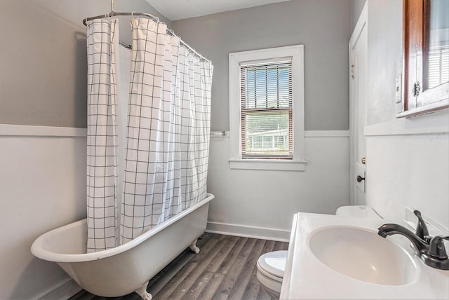 941 Mcreynolds Ave NW, Grand Rapids, MI 49504 - full bathroom featuring wood finished floors and vanity