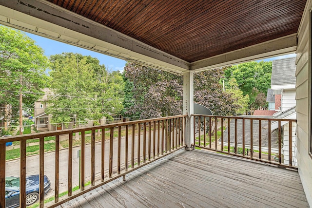 941 Mcreynolds Ave NW, Grand Rapids, MI 49504 - deck with view of wooded area