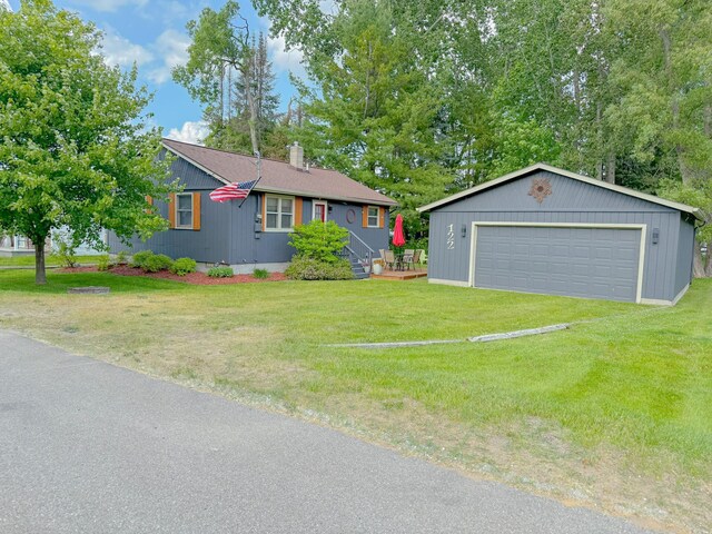 122 Pinewood Dr, Houghton Lake, MI 48629