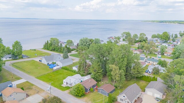 122 Pinewood Dr, Houghton Lake, MI 48629