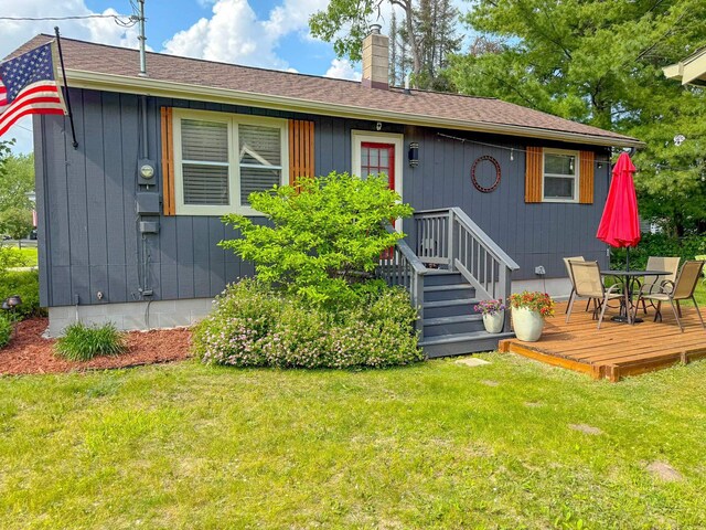 122 Pinewood Dr, Houghton Lake, MI 48629