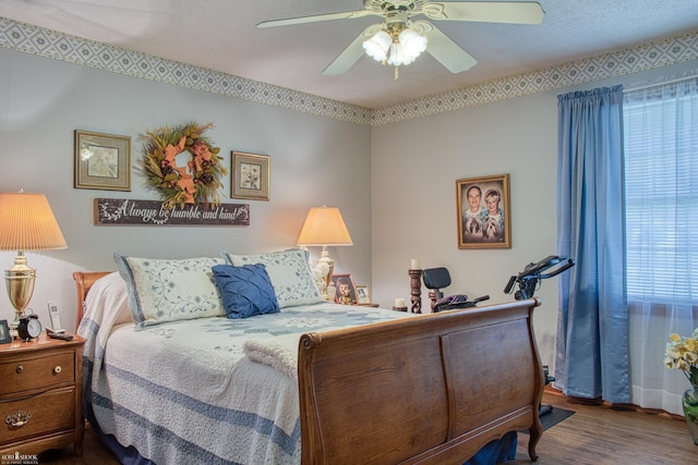 845 Riverlane Dr, Owosso, MI 48867 - bedroom featuring wood finished floors and ceiling fan
