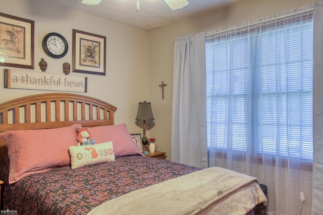 845 Riverlane Dr, Owosso, MI 48867 - bedroom featuring a ceiling fan