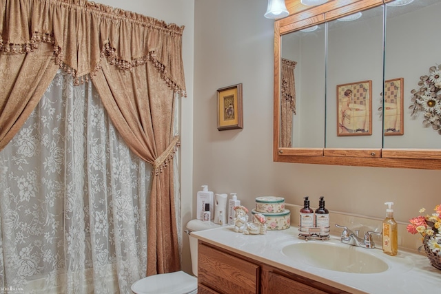 845 Riverlane Dr, Owosso, MI 48867 - bathroom with vanity and a shower with curtain