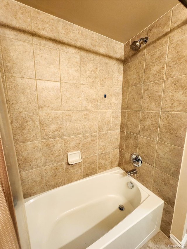 30475 Berghway Trl, Warren, MI 48092 - bathroom featuring bathtub / shower combination