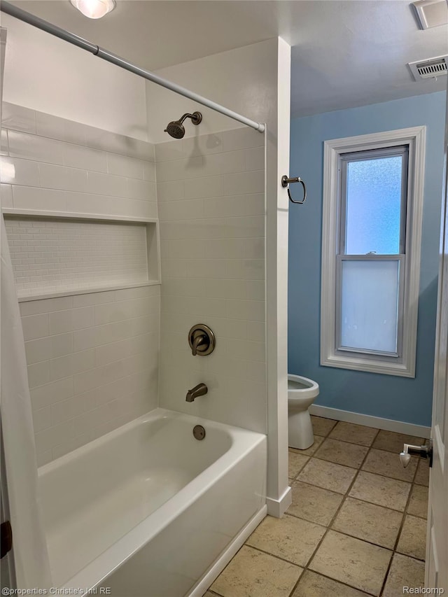 4751 Trumbull St, Detroit, MI 48208 - bathroom featuring baseboards and shower / tub combination