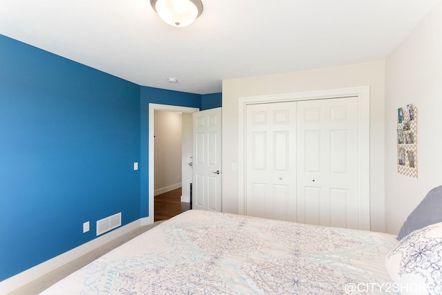 3905 Sunset Vw, Wayland, MI 49348 - bedroom featuring a closet and baseboards