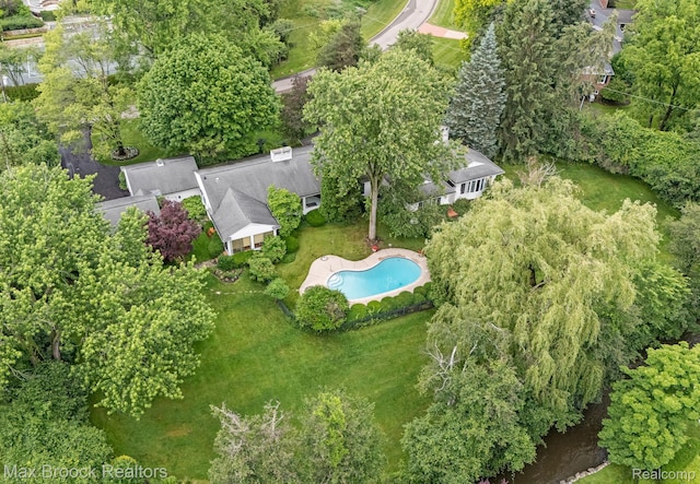130 Endicott Rd, Bloomfield Hills, MI 48304 - aerial view of property and surrounding area featuring a pool