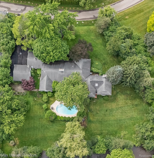 130 Endicott Rd, Bloomfield Hills, MI 48304 - bird's eye view of a pool