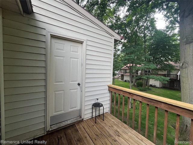 35754 Castlewood Ct, Westland, MI 48185 - deck with a yard