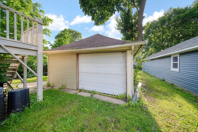 1302 Lansing Ave, Jackson, MI 49202 - detached garage with driveway