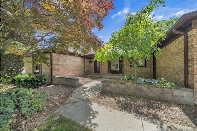 366 Tara Dr, Troy, MI 48085 - view of front of home with brick siding