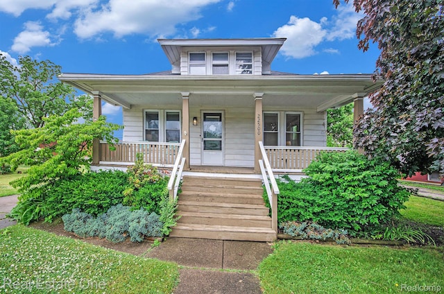22500 Boulder Ave, Eastpointe, MI 48021 - bungalow-style home with a porch