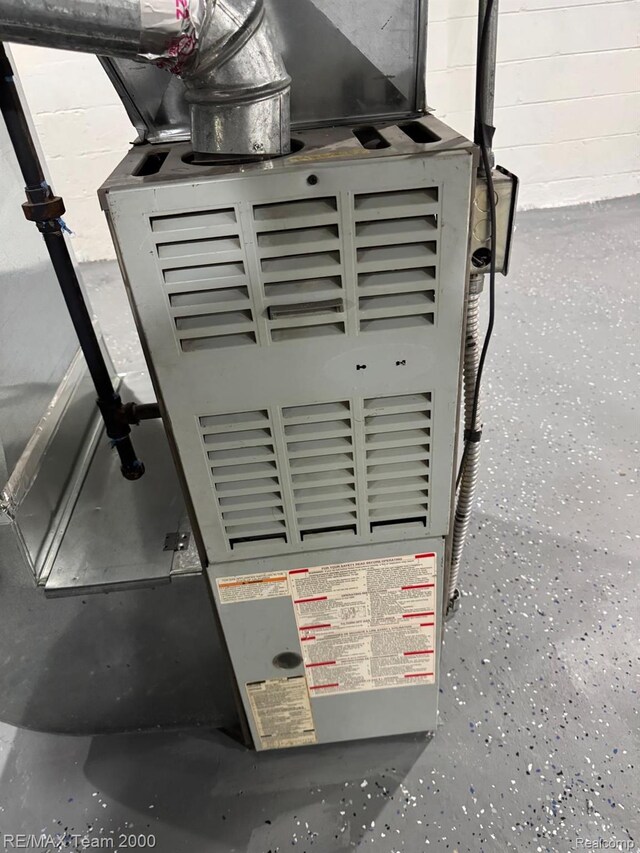 4064 Moore St, Inkster, MI 48141 - utilities featuring heating unit