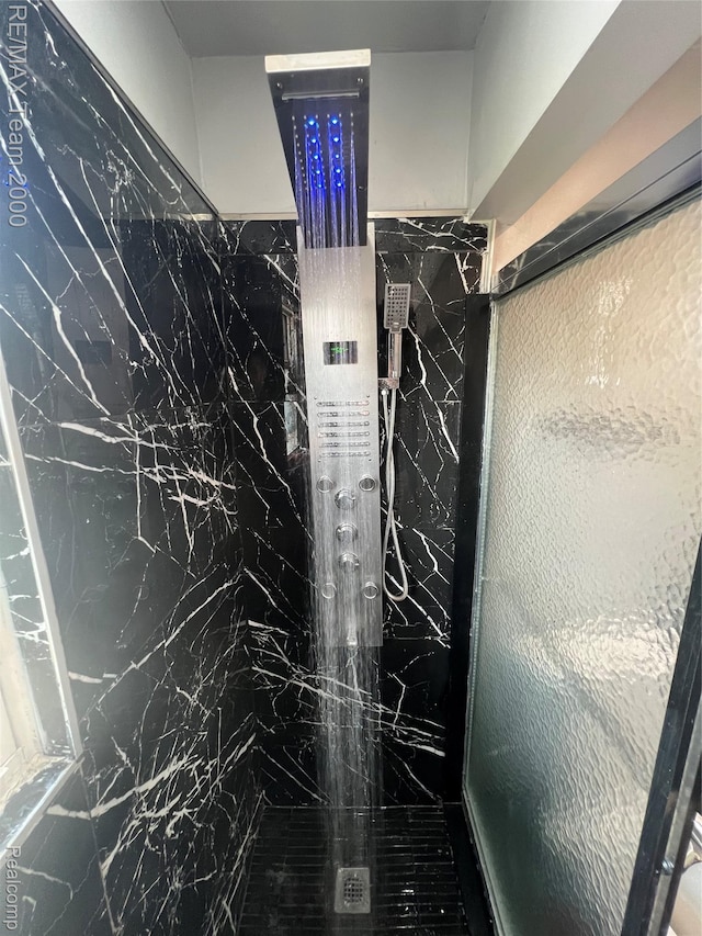 4064 Moore St, Inkster, MI 48141 - full bath featuring a marble finish shower