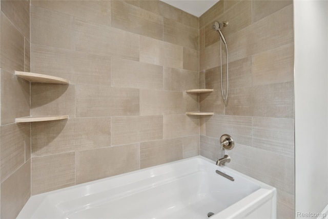 3395 W Maple Rd, Wixom, MI 48393 - full bath with bathing tub / shower combination