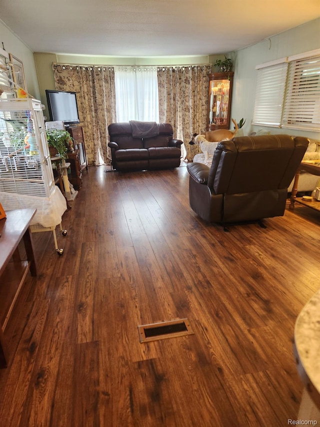626 Barefoot Ln, Port Sanilac, MI 48469 - living area with hardwood / wood-style floors